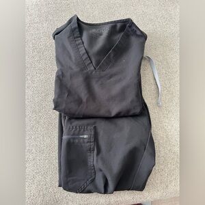 FIGS scrub set - black